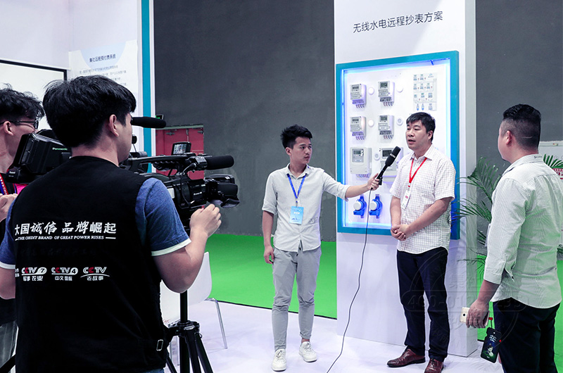 湖南集社创始人与CCTV中央记者进行深度交流介绍产品